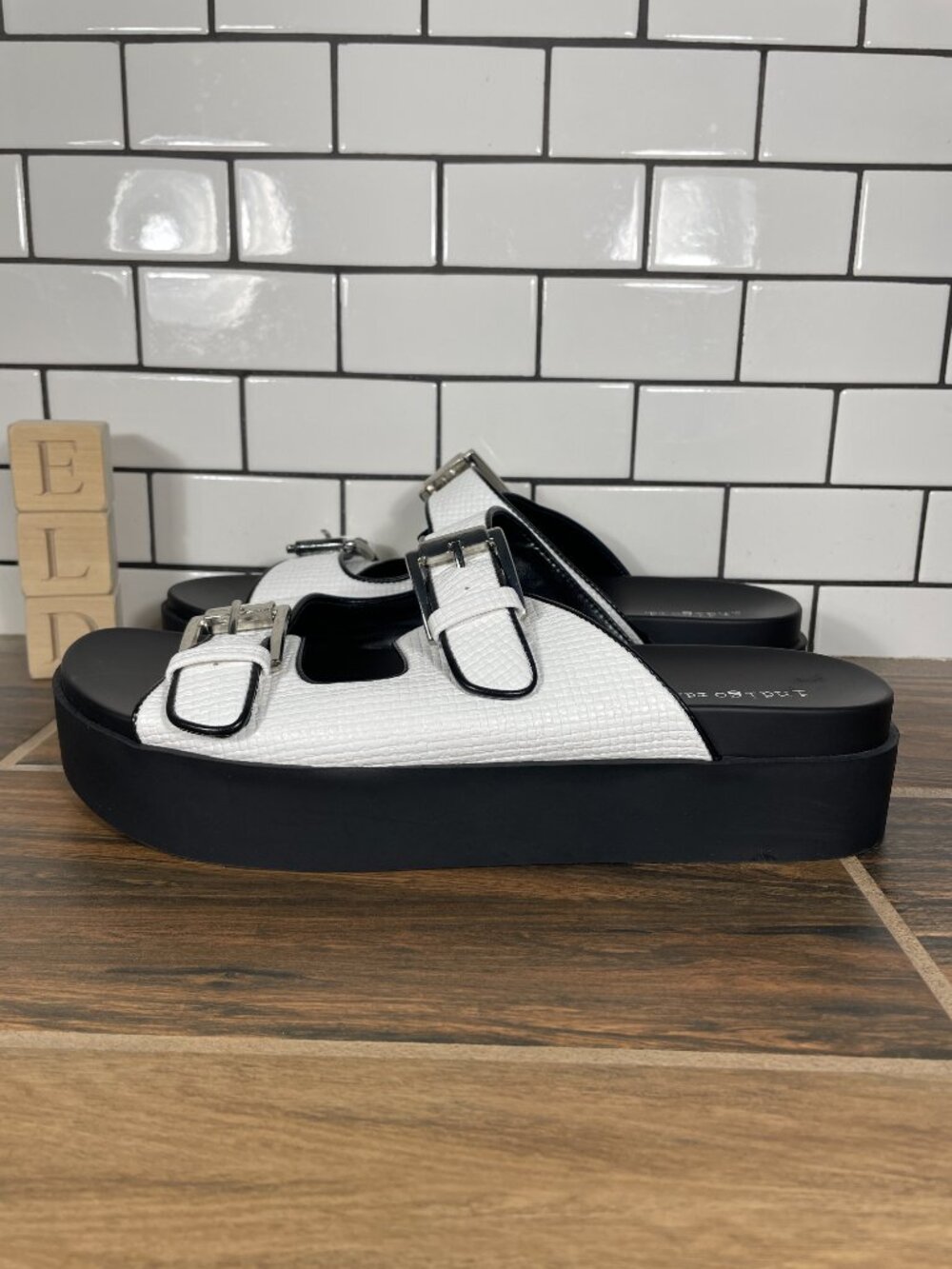 Indigo Rd Shoes Womens Size 11 White Double Strap Platform Slide Sandal NEW